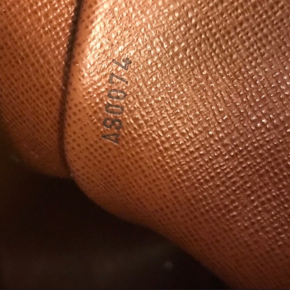 Authentic LV Boulogne purse - Picture 8 of 16
